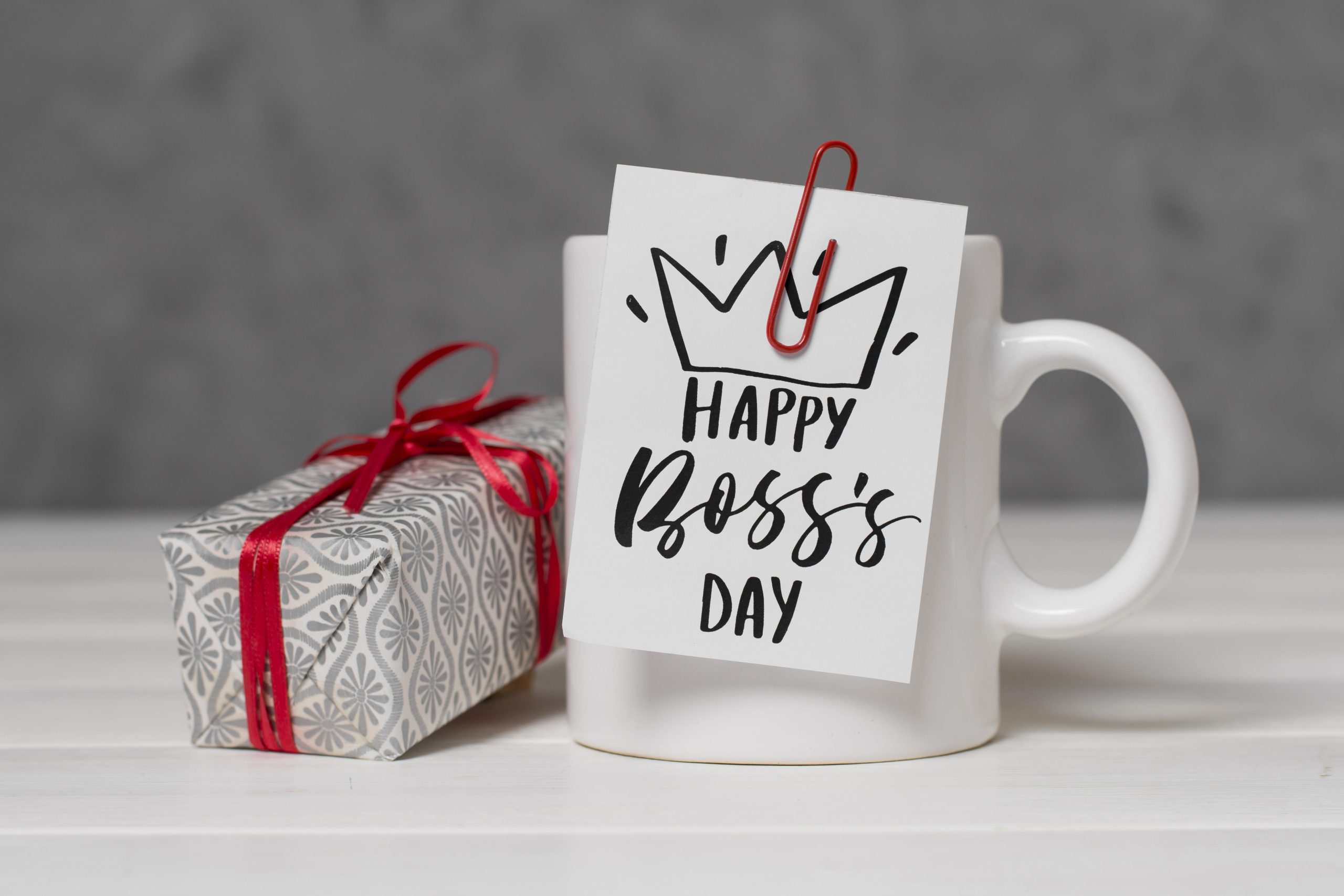 Boss-s-day-arrangement-with-present-cup