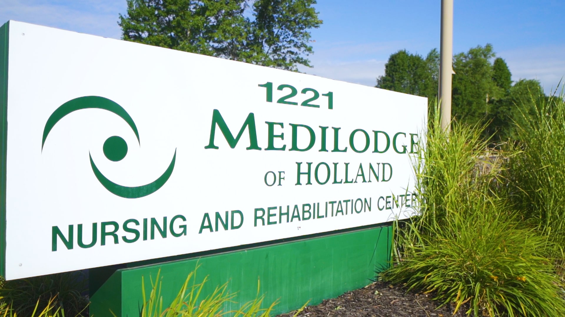 Medilodge of Holland Sign outside the building.